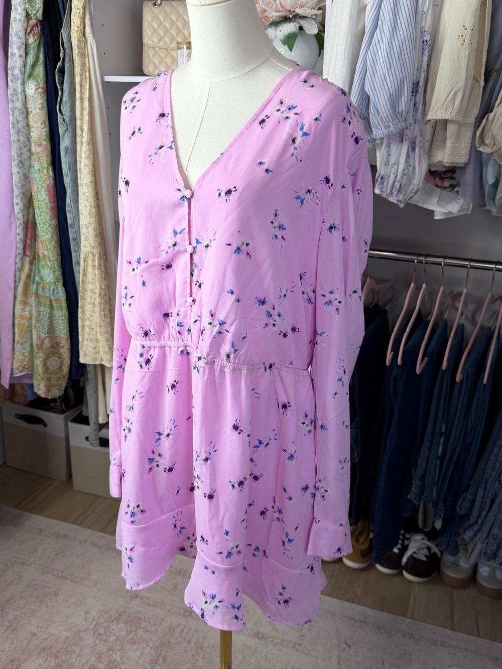 Scoop Light Pink Floral V-Neck Dress